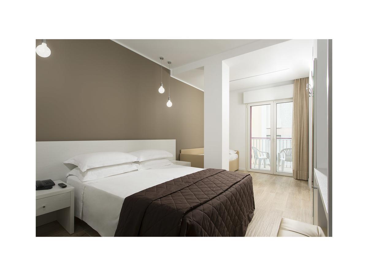 Hotel Gardenia リド・ディ・イエゾロ エクステリア 写真